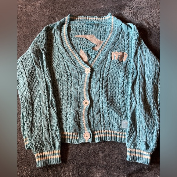 Taylor Swift 1989 (Taylor’s Version) cardigan - Picture 2 of 5